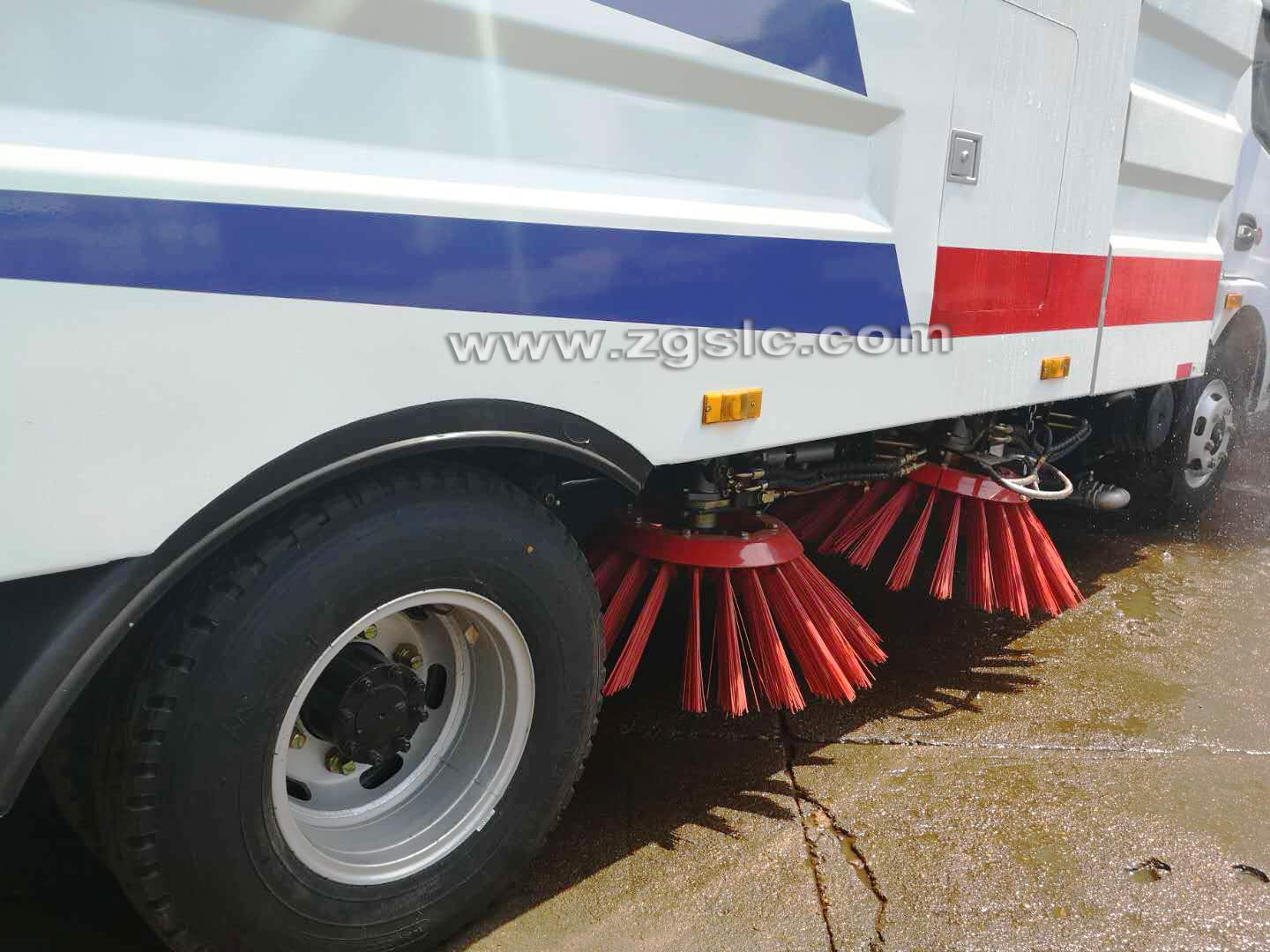 東風大多利卡掃路車(國五)