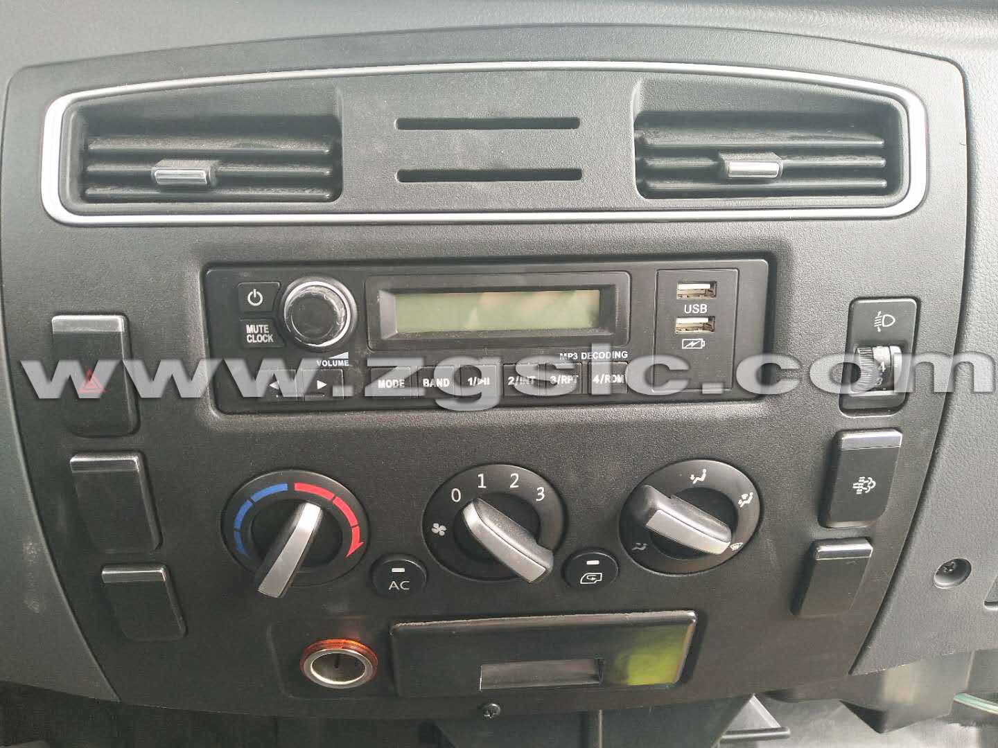 躍進小福星(柴油版)單排冷藏車