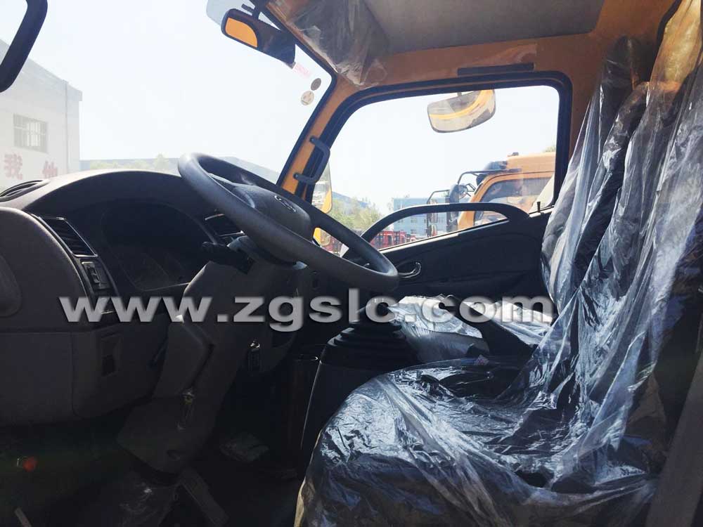 湖北程力東風小多利卡清洗吸污車(國五)