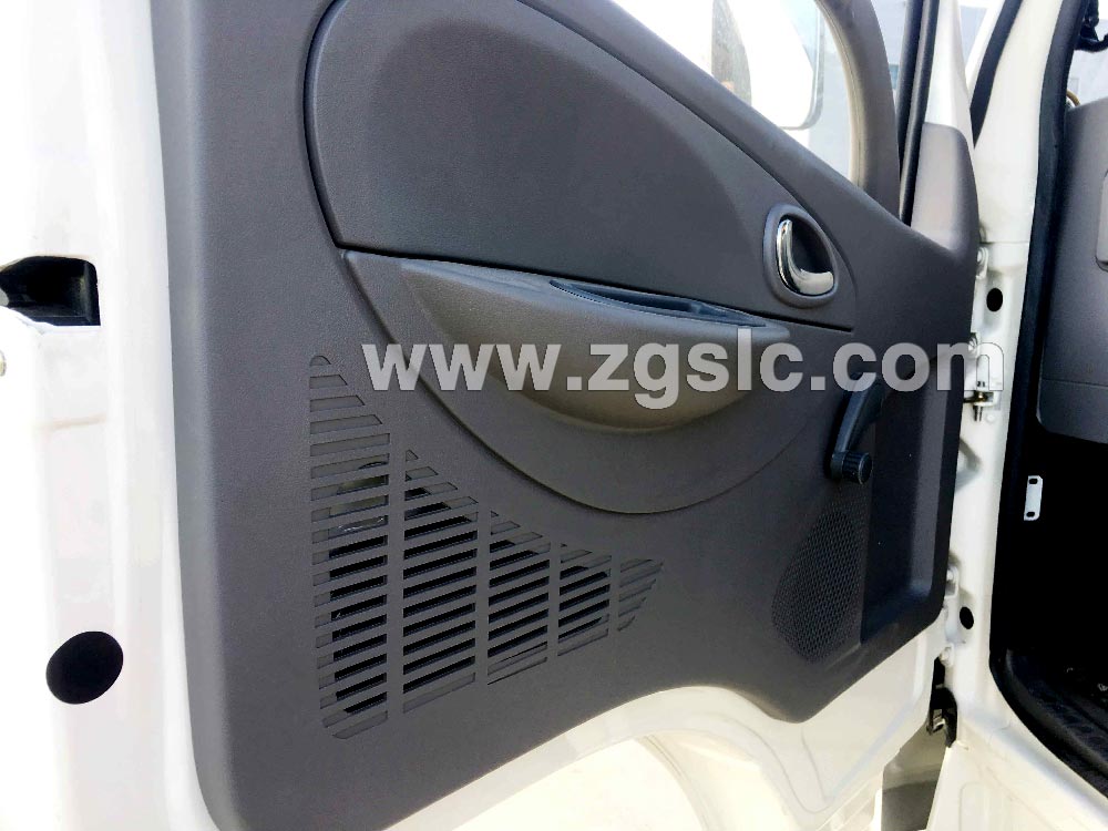 程力東風小多利卡5方灑水車黃牌(國五)