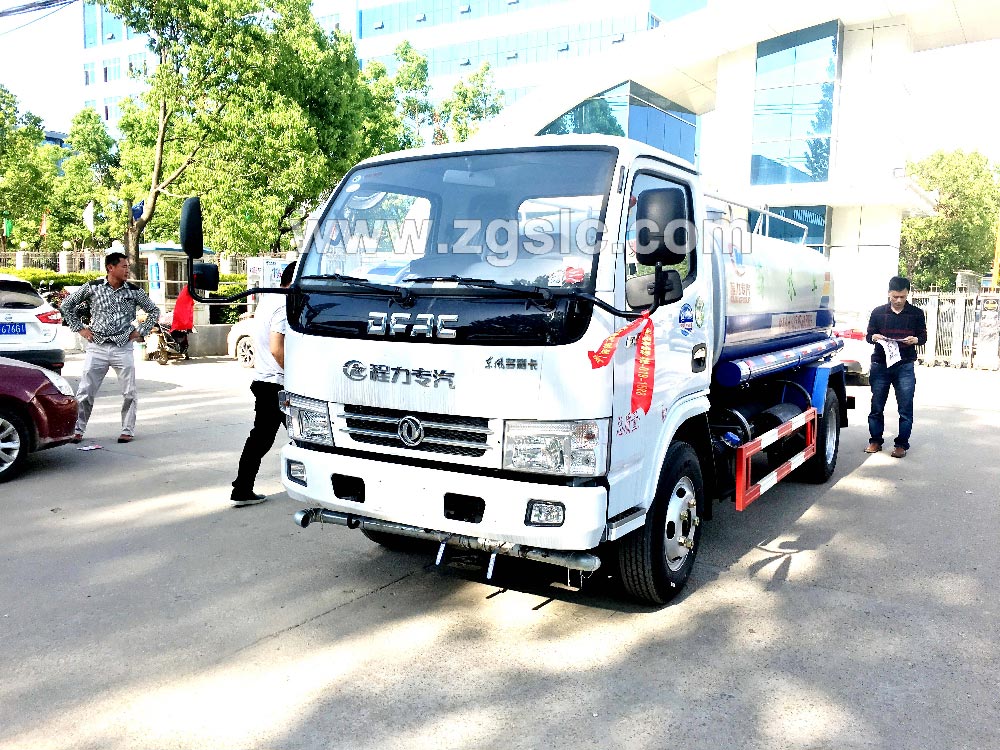 程力東風小多利卡5方灑水車黃牌(國五)