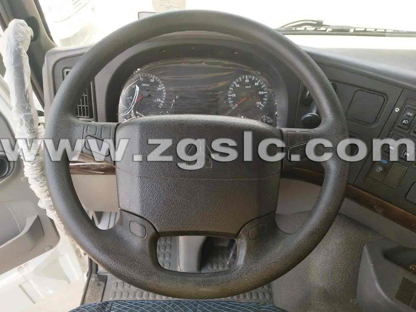 重汽豪沃后雙橋碎石封層車(國五)