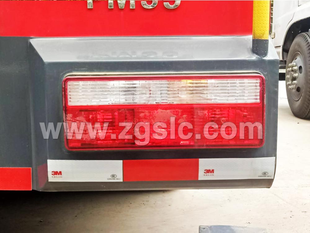 東風(fēng)大多利卡水罐消防車(國五)