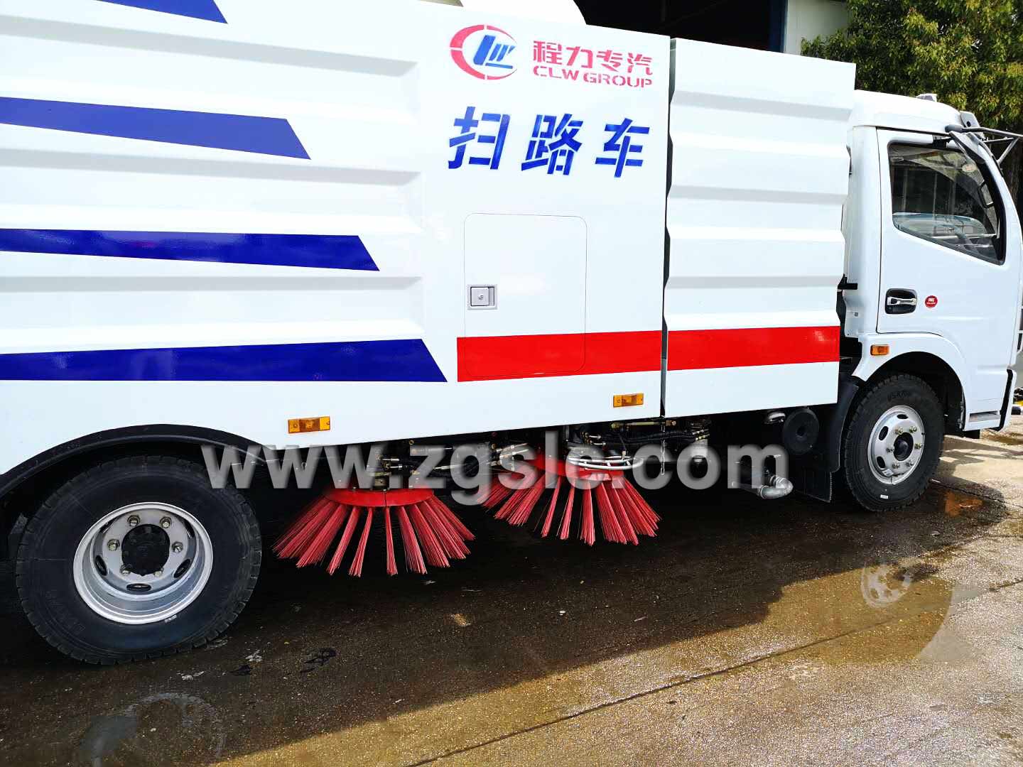 湖北程力東風大多利卡掃路車帶雪鏟(國五)