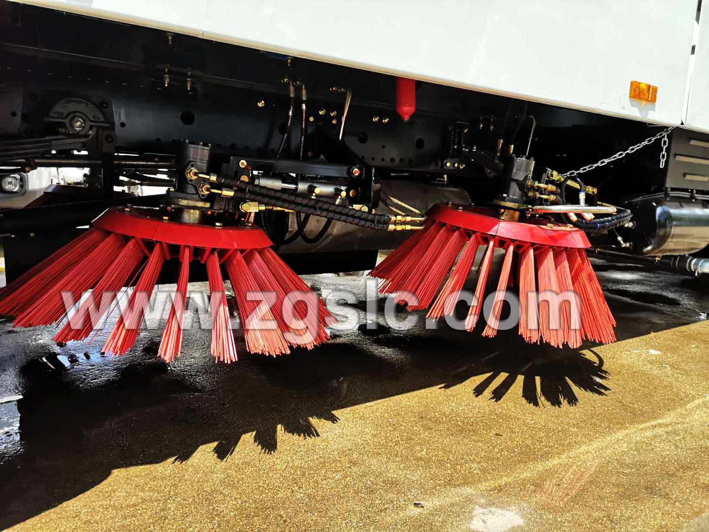 東風(fēng)天錦掃路車(國五)