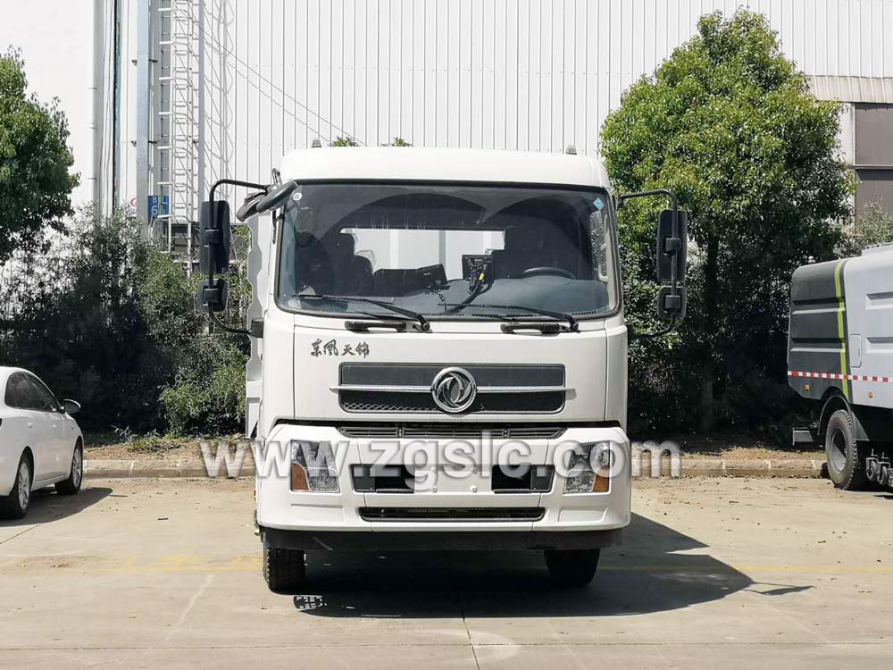 湖北程力東風天錦吸塵車(國五)