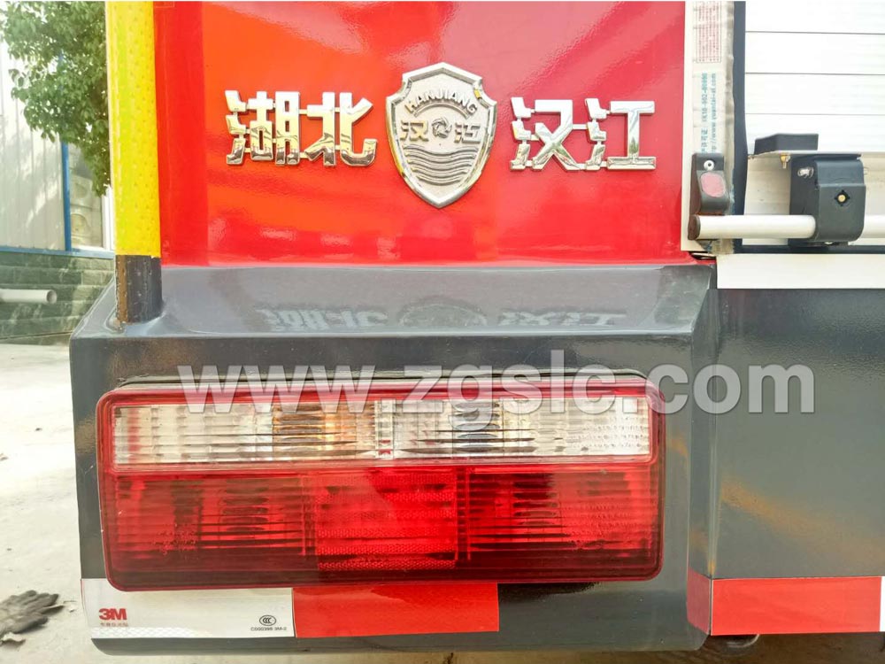 東風小多利卡水罐消防車(國五)