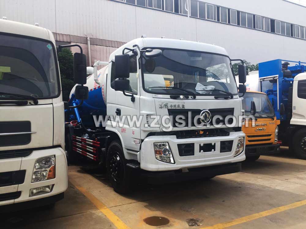 湖北程力東風專底吸污車(國五)
