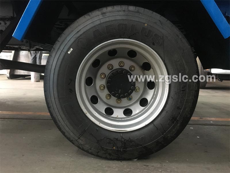 程力集團12方新款東風天錦灑水車黃牌(國五)