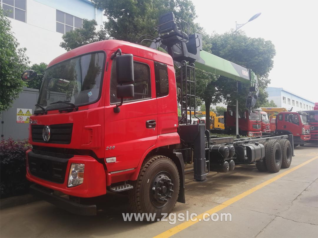 東風(fēng)專底后雙橋隨車吊_后雙橋隨車吊配多少噸的吊機(jī)