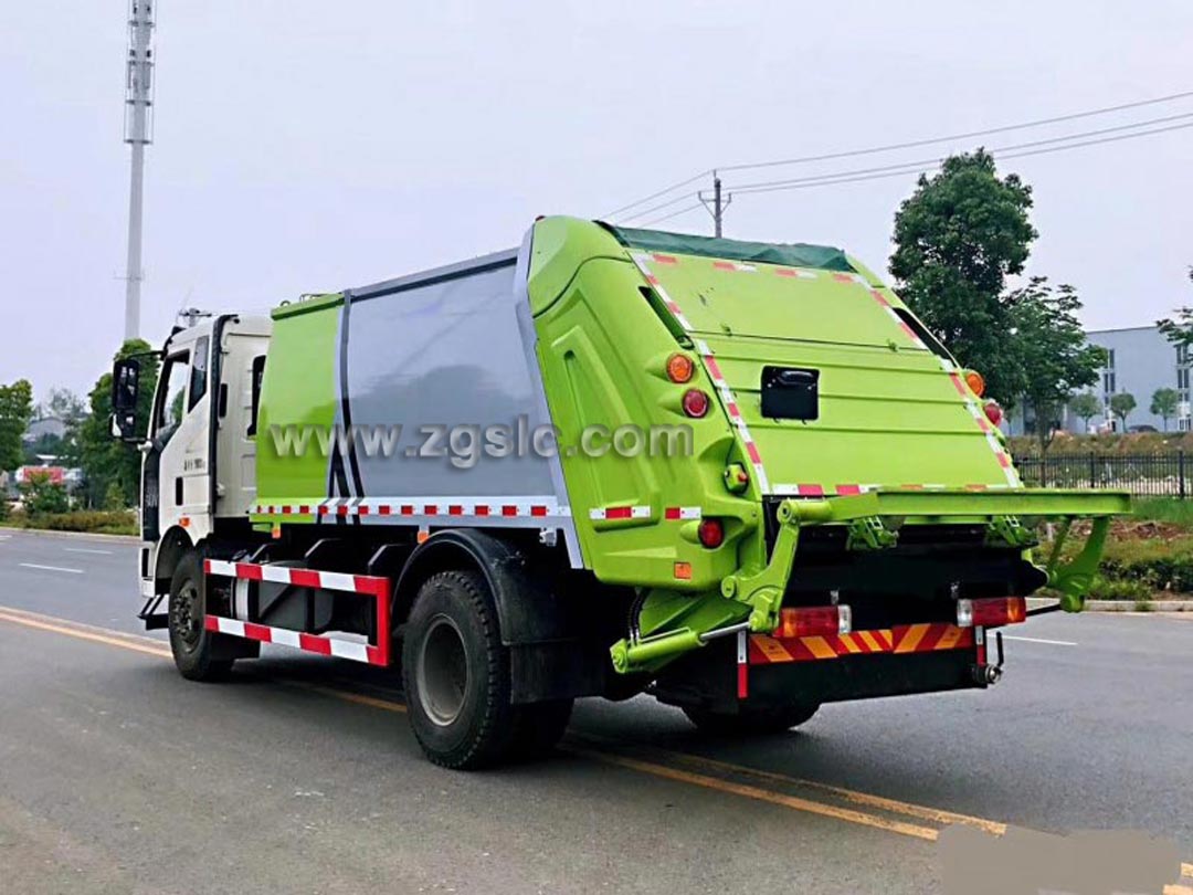 程力集團(tuán)國(guó)六解放壓縮垃圾車左后方
