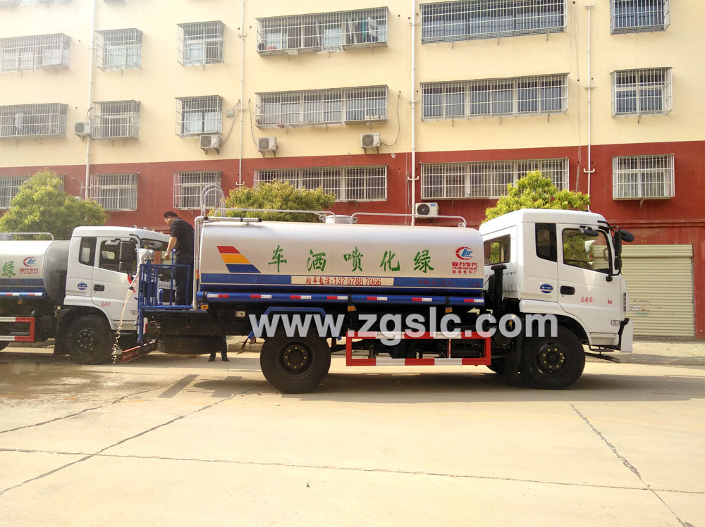 程力專用汽車有限公司東風專底灑水車價格廠家