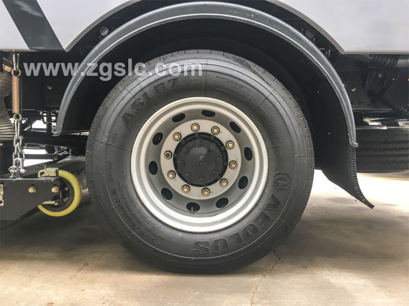 國六東風(fēng)天錦洗掃車_國六東風(fēng)天錦洗掃車輪胎規(guī)格多少