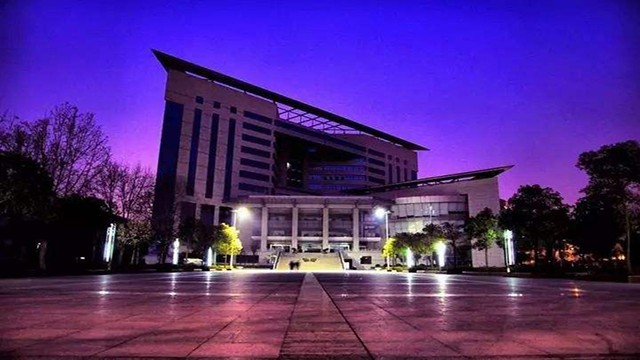 湖北大學夜景